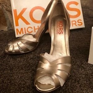 Michael Kors shoes, gold heels 👠 with box 7.5